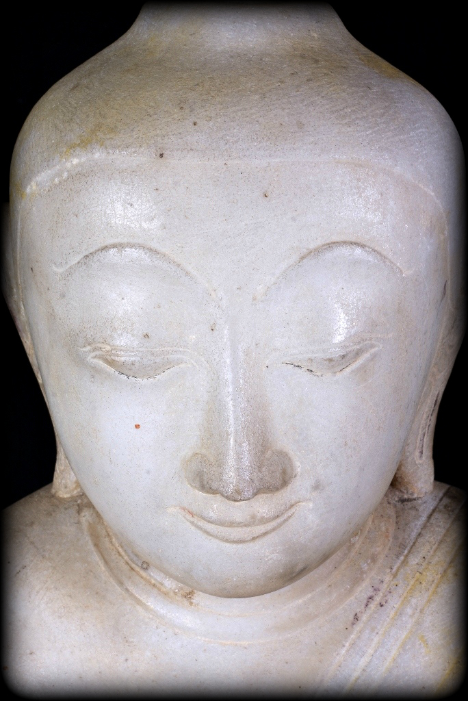 #alabasterbuddha #stonebuddha #burmabuddha #burmesebuddha #buddha #buddhas #buddhastatue #buddhastatues #antiquebuddhas #antiquebuddha #statue